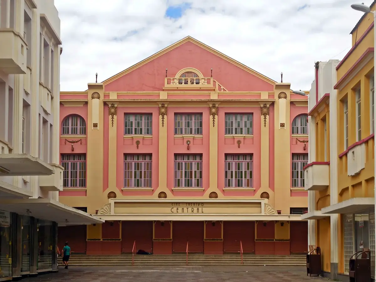 Fachada do Cine-Theatro Central